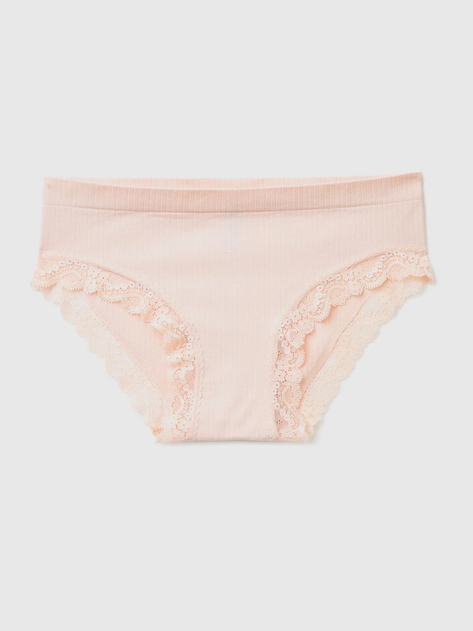 Ribbed underwear with lace